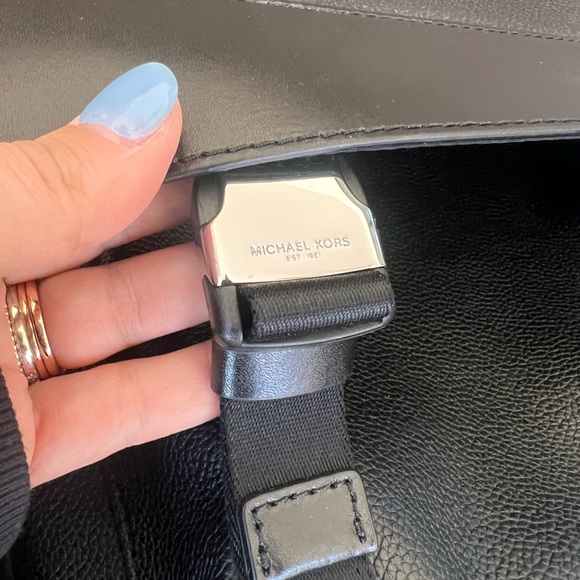 Michael Kors Laptop Bag. Like New- In Excellent Condition! - Picture 4 of 10